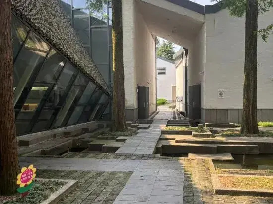 Elong Hotel Jixi Museum