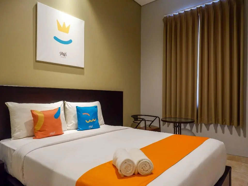 Sans Hotel Empress Simpang Lima