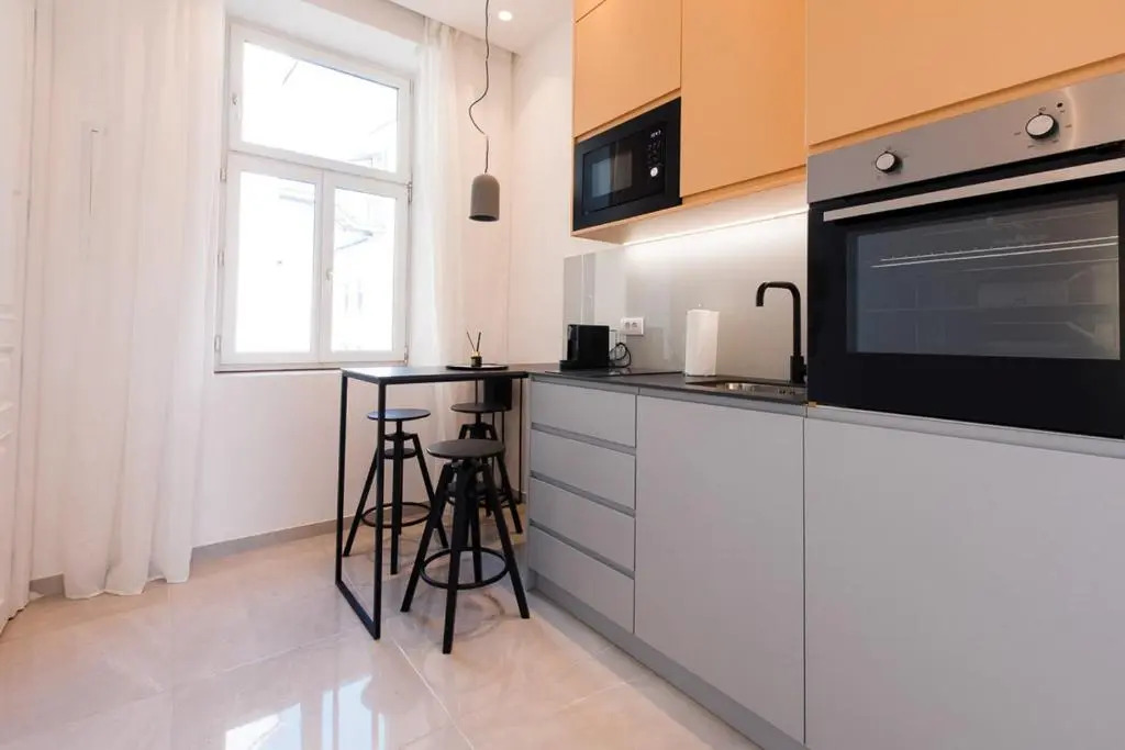 Zeus Design Apartments Unique #36