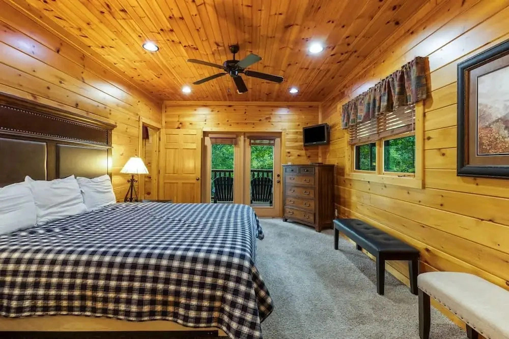 Private 8BR Gatlinburg Cabin w Amazing Views