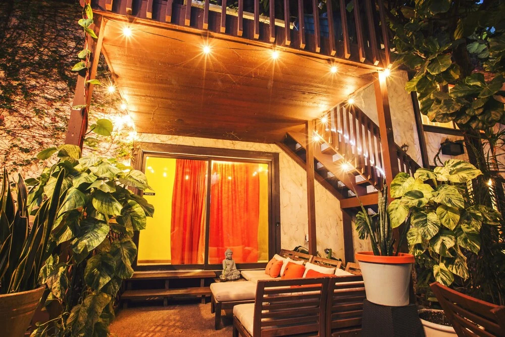 Solarium International Inn & Hostel