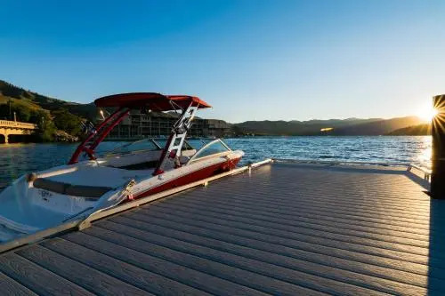 Lakefront Getaway
