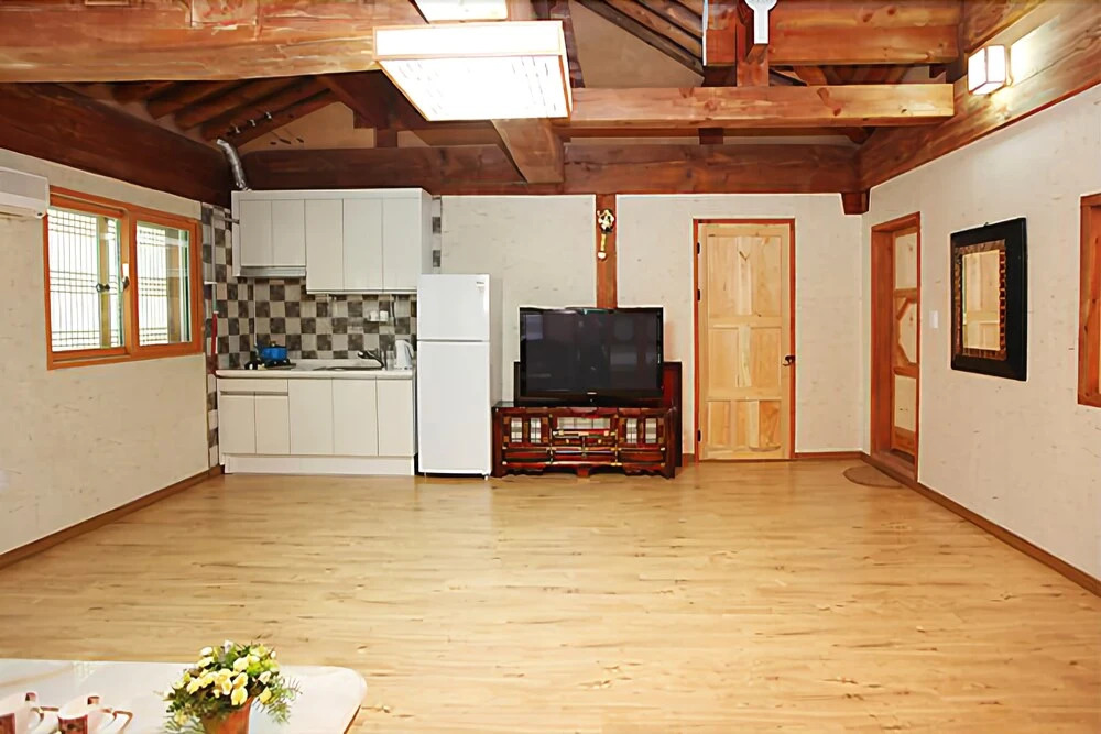 Hongcheon Giwajip View Pension