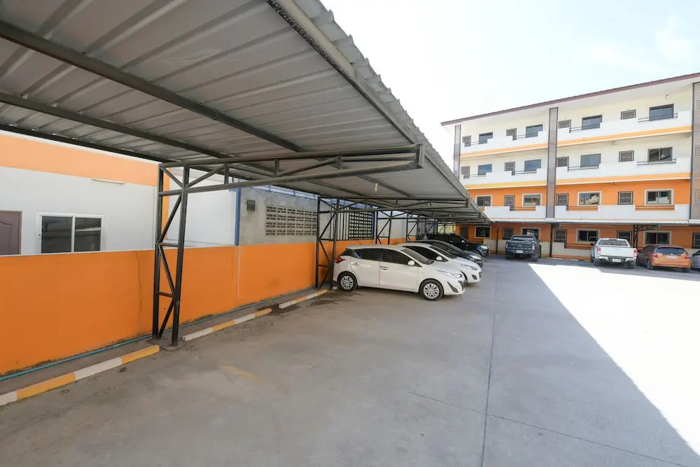 OYO 440 Season 5 Residence