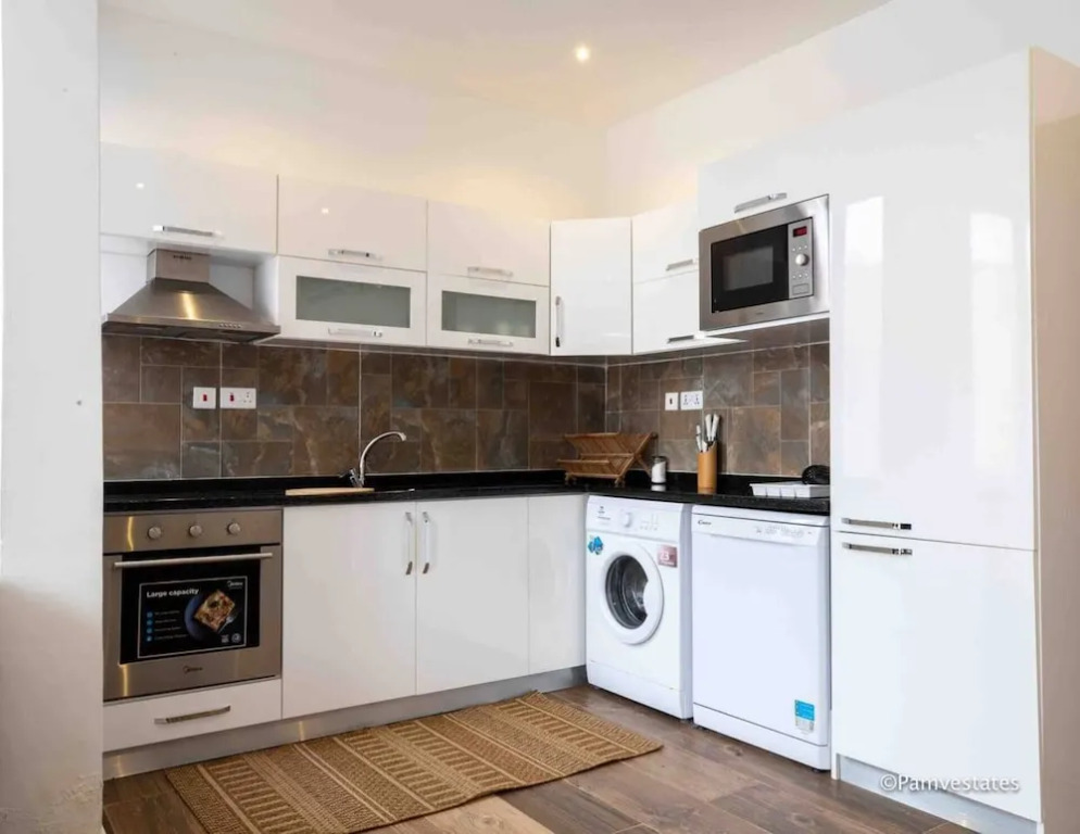 Beautiful 2-bed Apartment at Pamv Estates Apt7