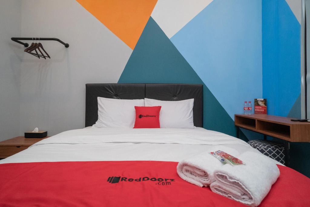 RedDoorz near Sindu Kusuma Edupark 3
