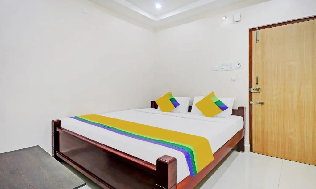 Itsy By Treebo - Vardhan Stay Inn