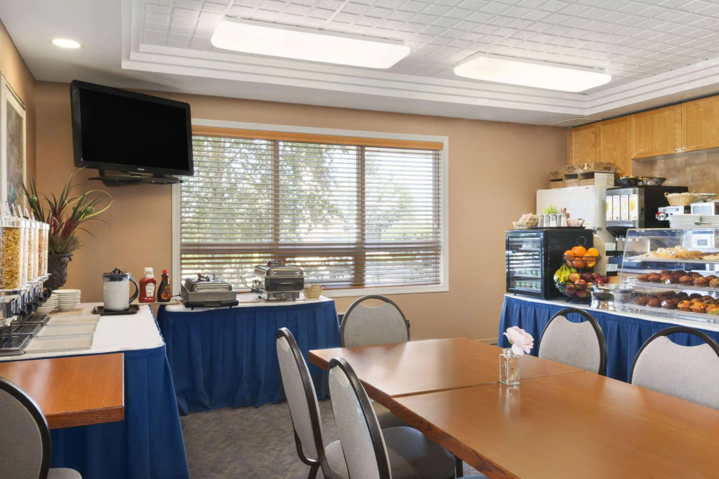 Travelodge by Wyndham Spruce Grove