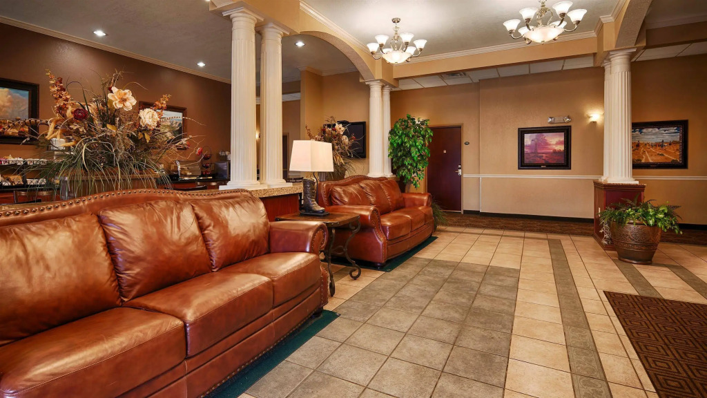 Best Western Plus Shamrock Inn & Suites