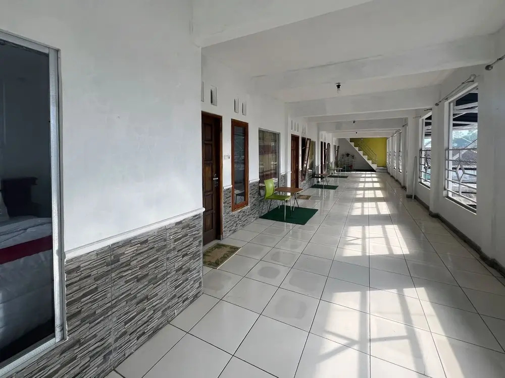 RedDoorz Syariah at Jalan Dieng 4