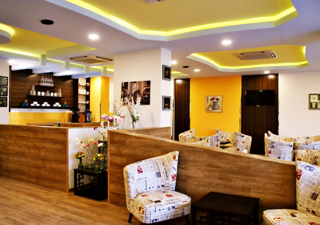Weekend Hotel