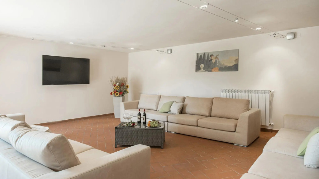 La Vecchia Fonte 15, Emma Villas