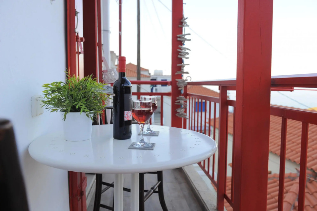 Dandy Villas Velanidia Sailors House - Private Maisonette - Sea View