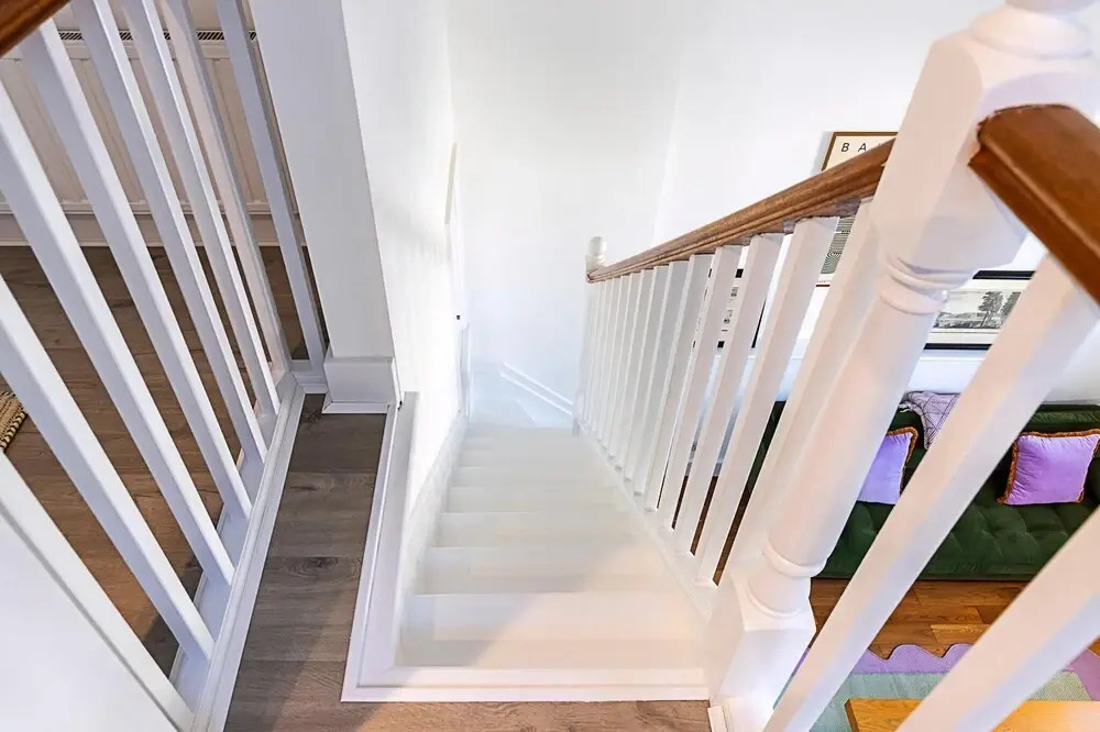 Stylish Chelsea Flat With Luxe Comfort Charm