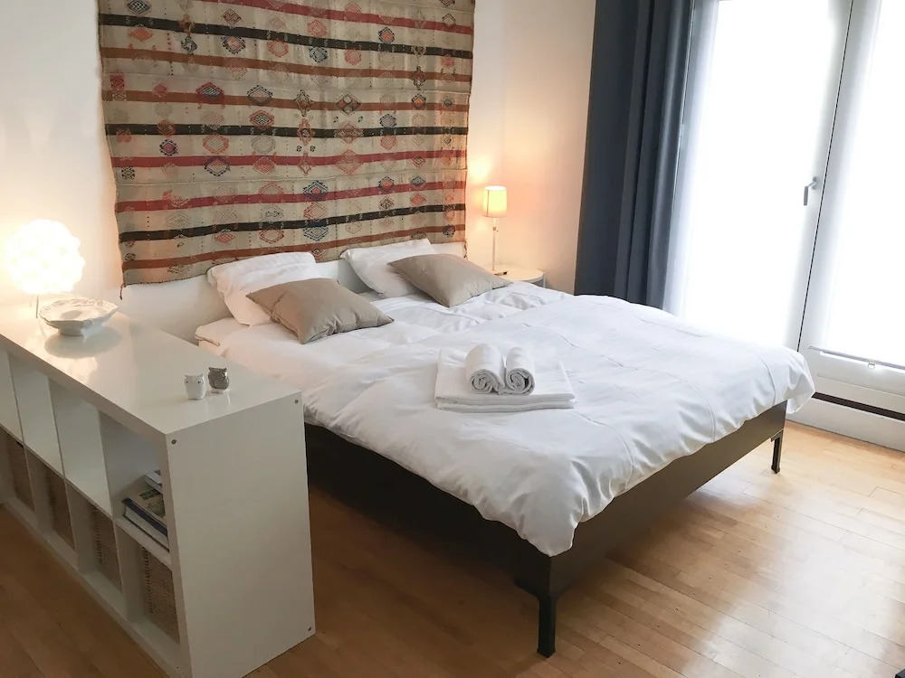 Apartment close to Metro 140-1