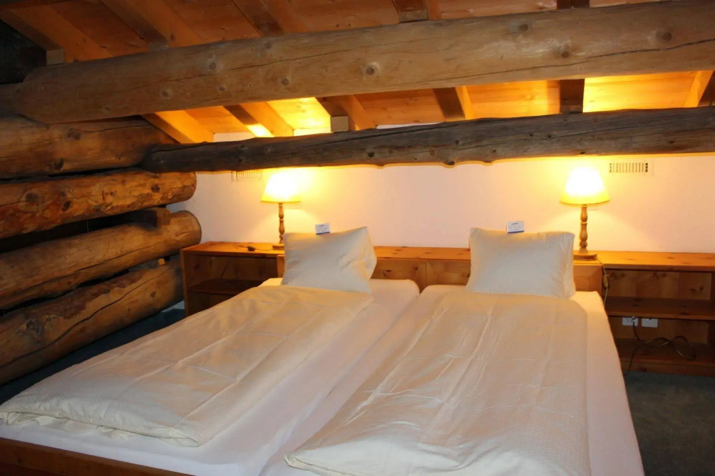 Hotel Chesa Pool