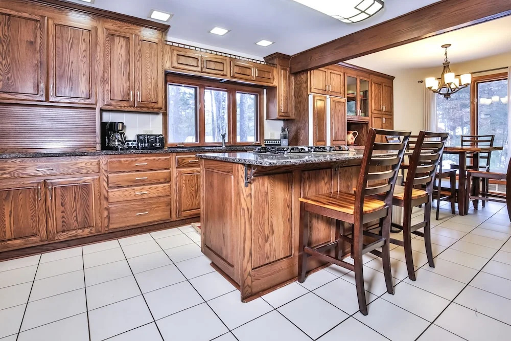 Pickerel Lodge - 4 Br Home