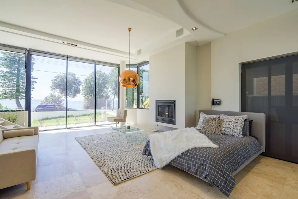 Luxurious Resort Living House