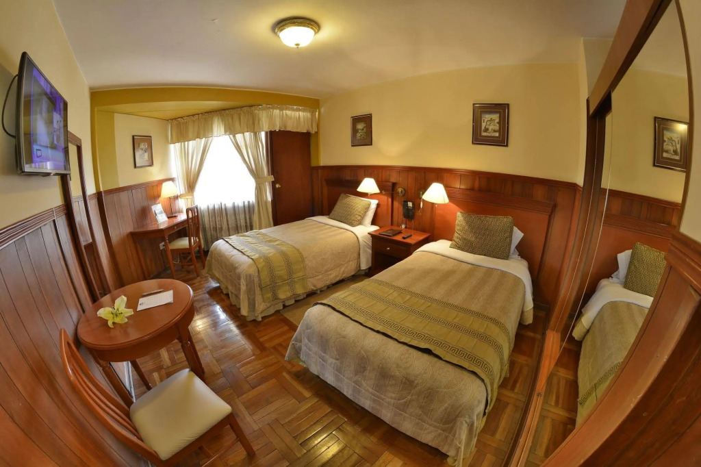 El Tumi Hotel