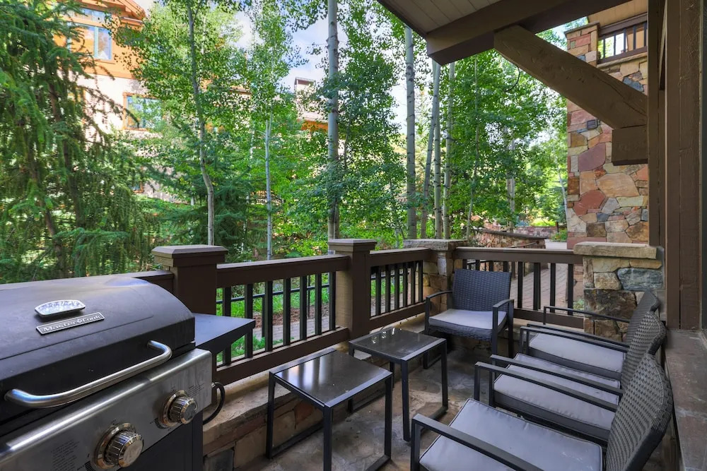 Comfort at Arrowhead Village - Steps from the lift condo