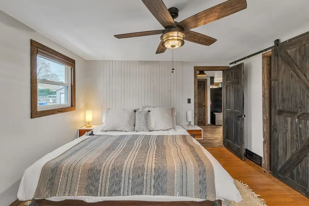Titletown Hideaway: Spacious Boho 4 Bedroom Home by RedAwning