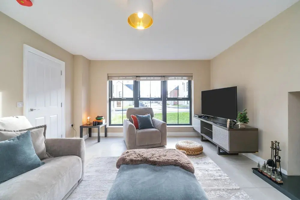 Modern Entire Home Retreat in Newry