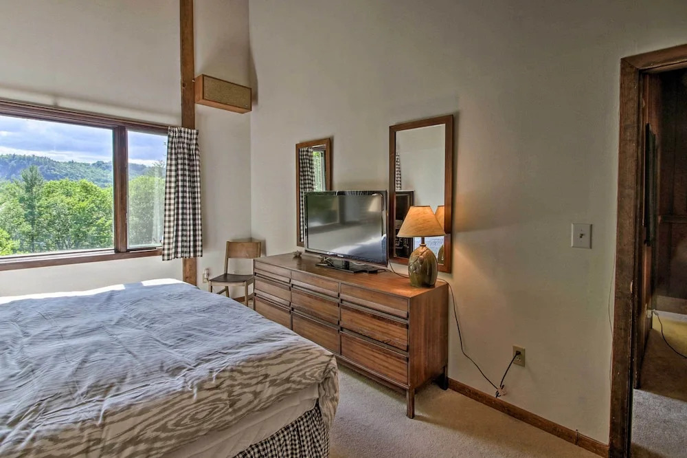 Family-friendly Glen Home w/ White Mountain Views!
