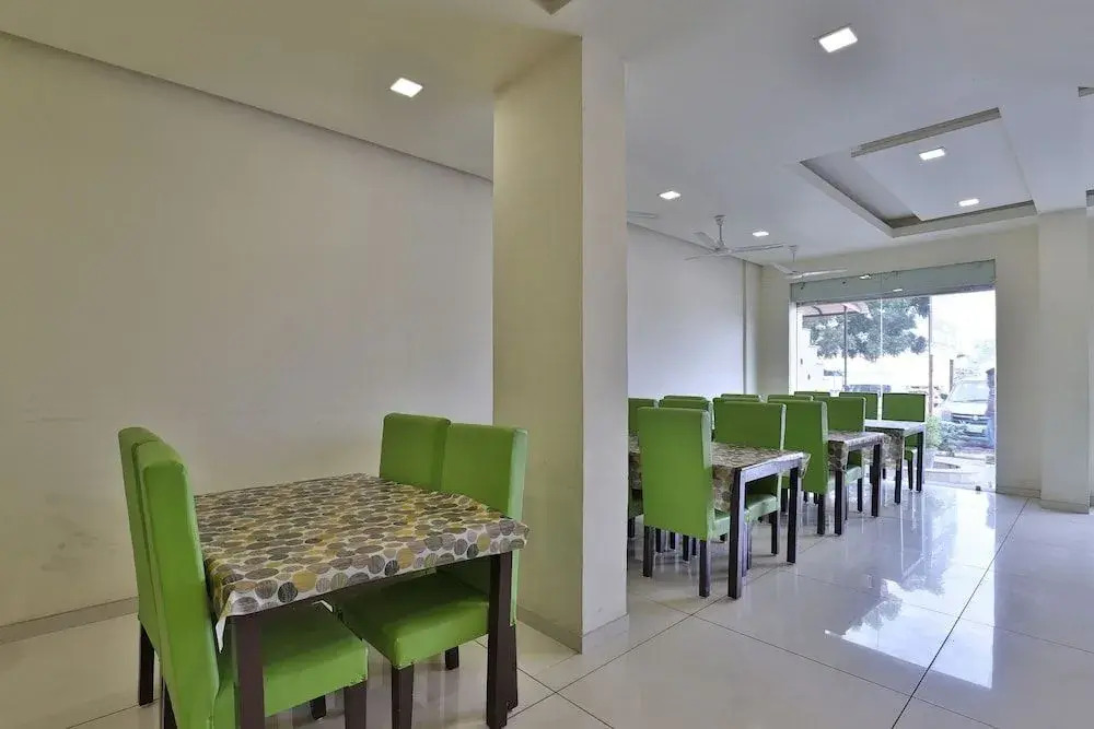 Hiriz Hotel By OYO Rooms