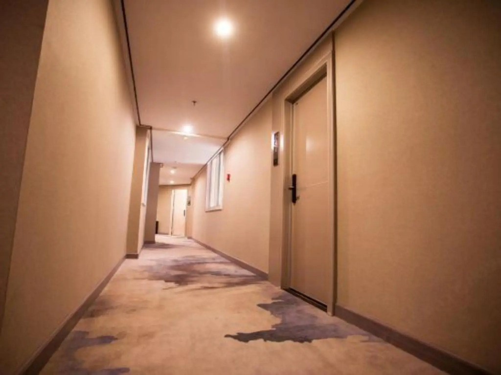 Crown International Business Hotel