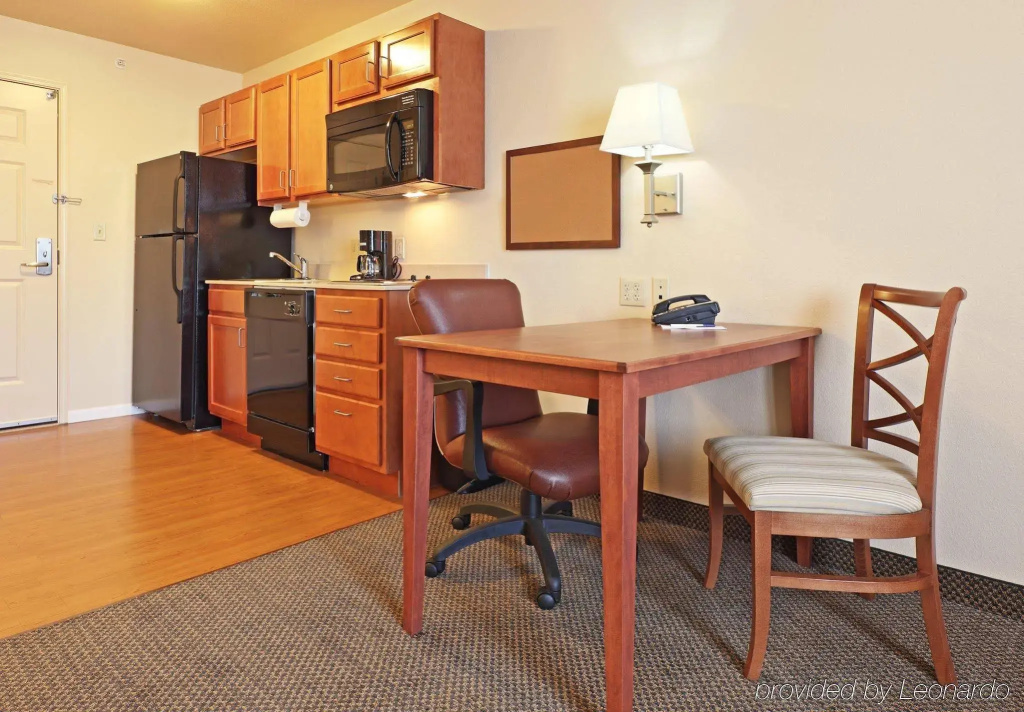 Candlewood Suites Fayetteville – University of Arkansas by IHG