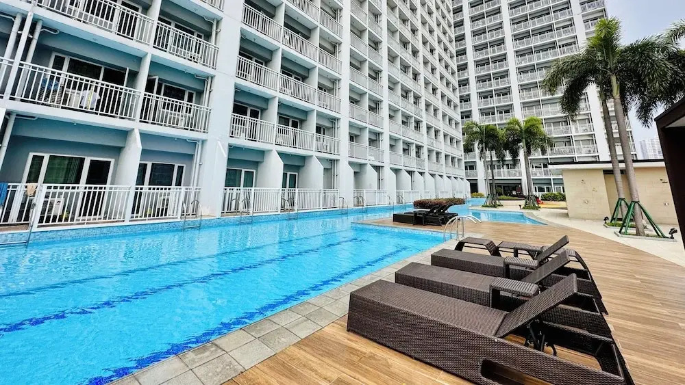 Hotel near Airport Mall of Asia PICC WTC