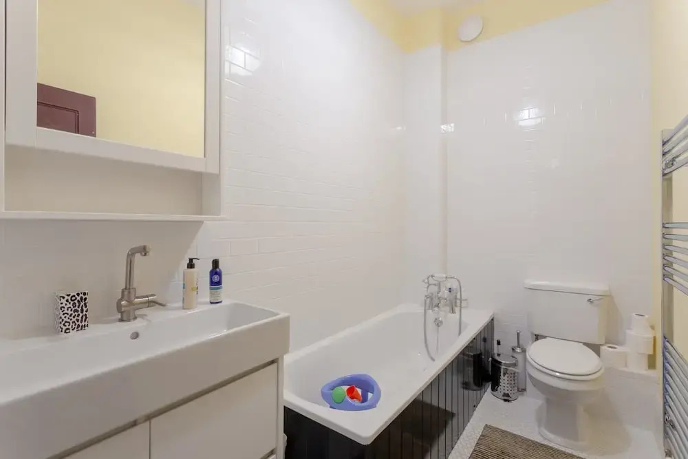 3 Bedroom House With Garden in London Fields