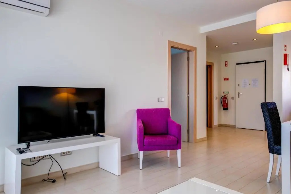 One Bedroom Apartment in Albur Village 1R