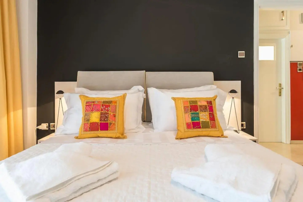 Glyfada Lux Olive Suites - Aura & Glow