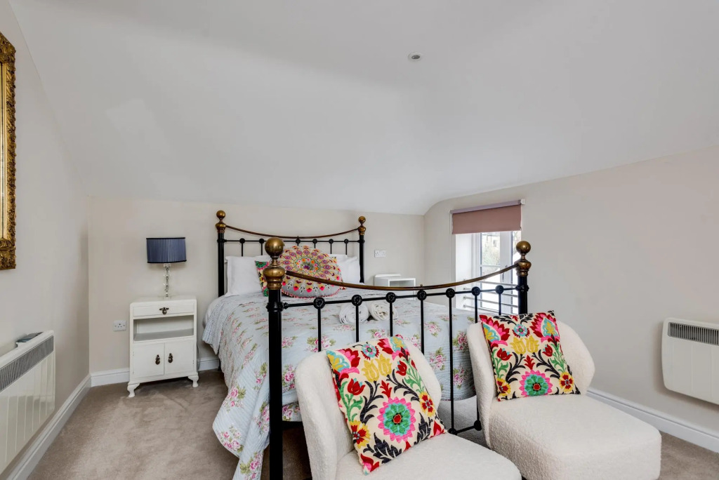 The Mews - 1BR Studio in Jericho Near City Centre