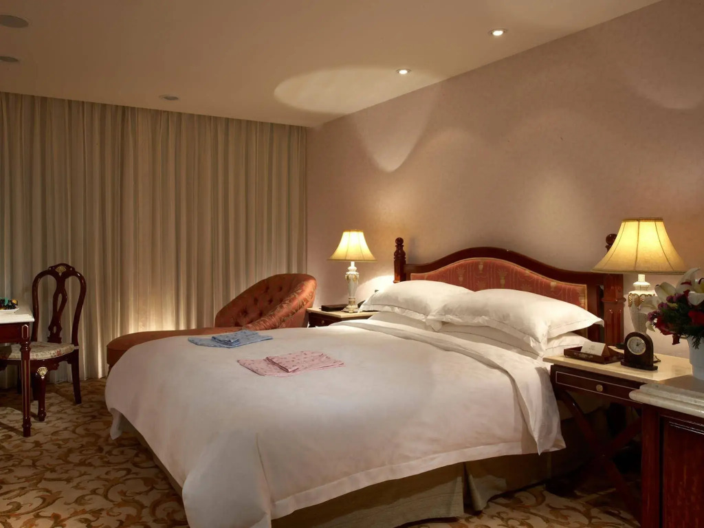 Grand Pleasure Spring Hotel