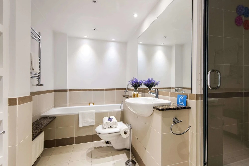The Spacious Prince of Wales Apartment - CVO