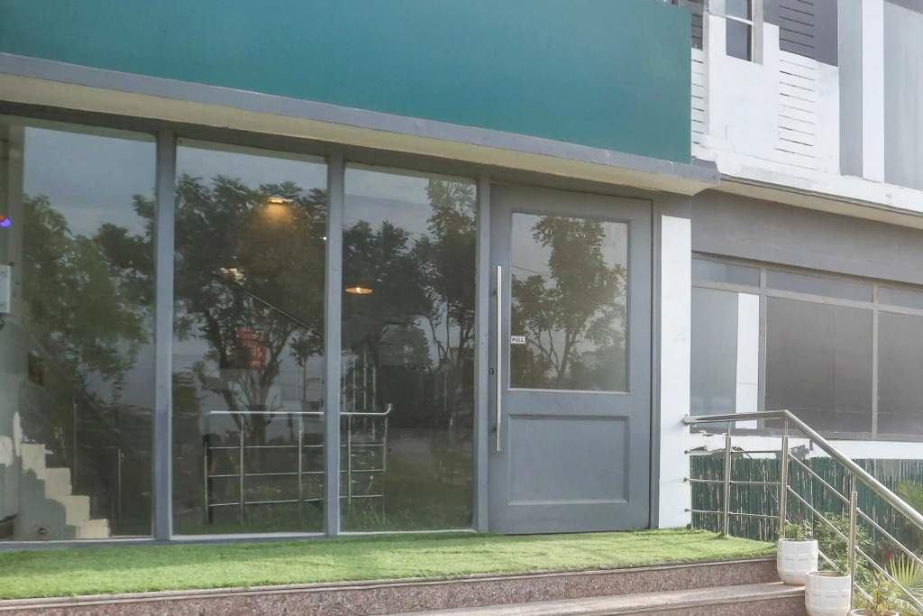 Townhouse Oak Sector 64 Near WorldMark Gurugram
