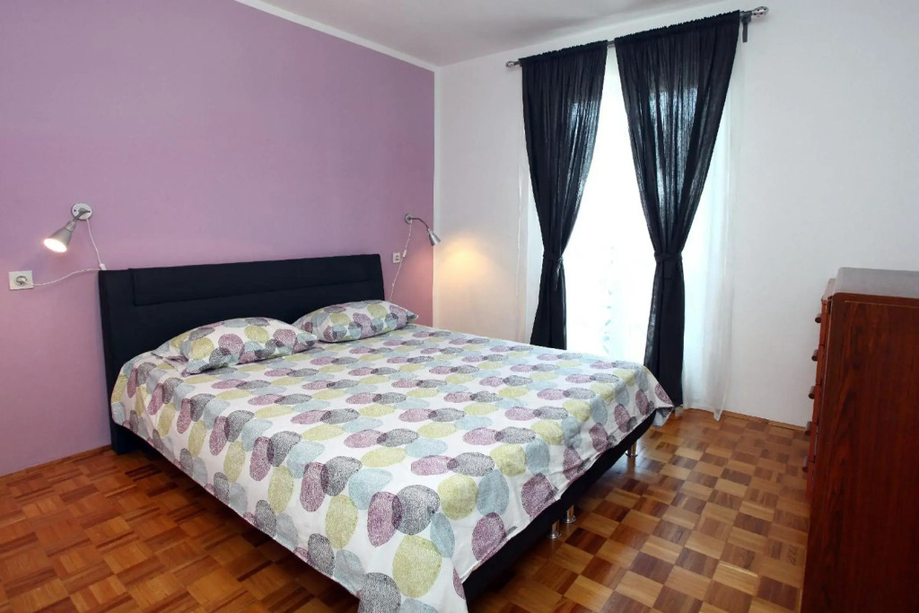 Three-Bedroom Spacious Modern Apartment SS