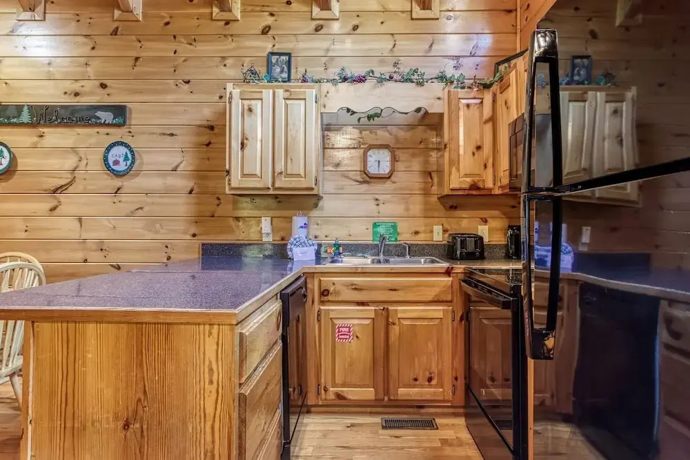 ER227 - Bearry Nice Great Location - Close To Town! 1 Bedroom Cabin by RedAwning