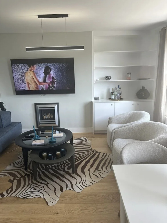 Abbey Road Luxury Modern Flat
