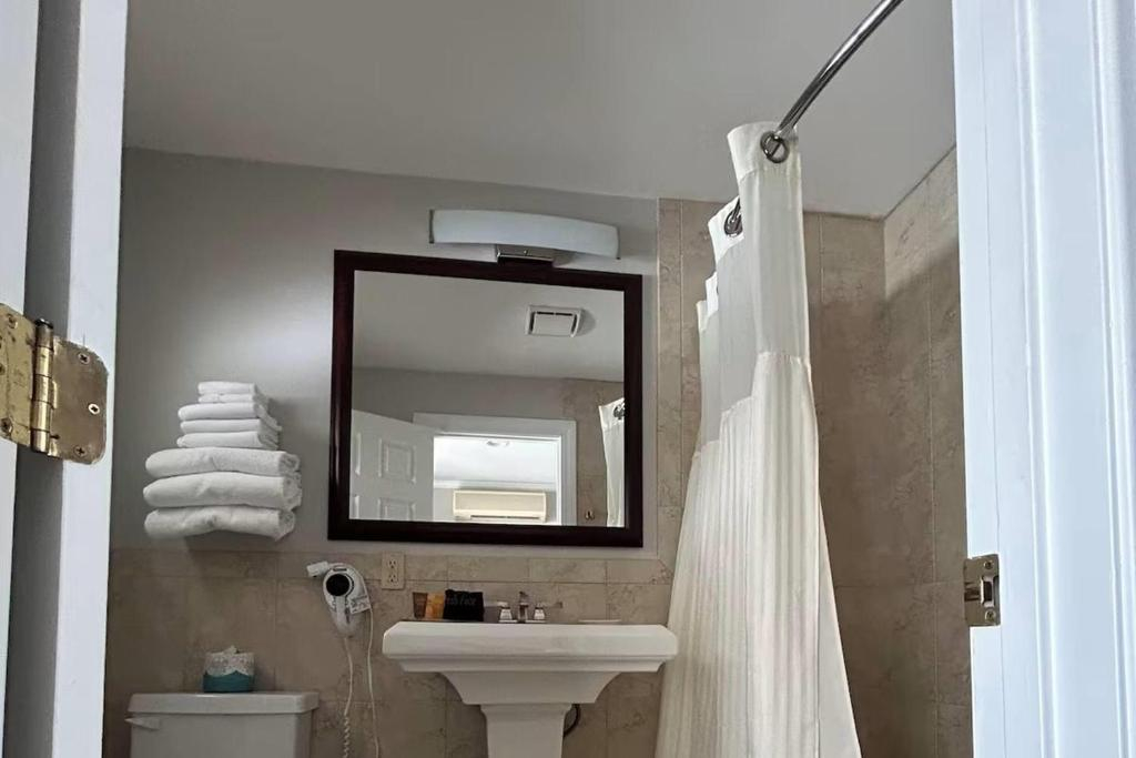 Golden Gables Inn Dazzler Select by Wyndham