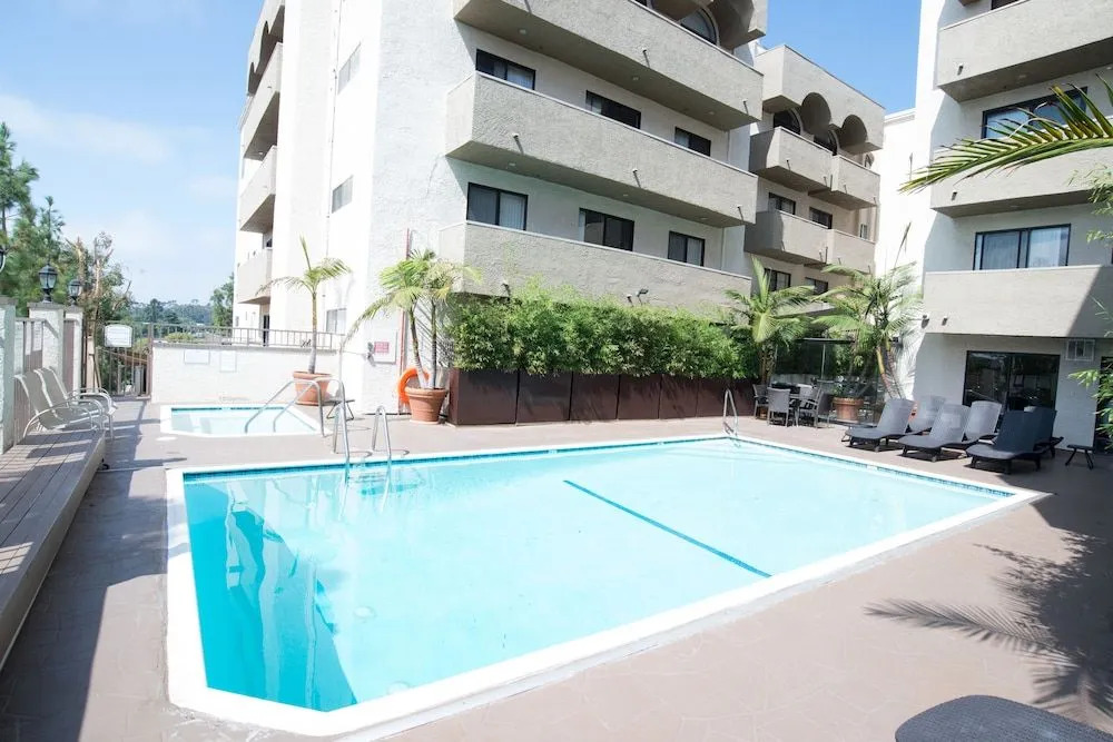 Strathmore Apartments