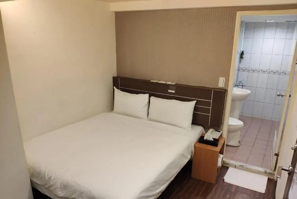 Jhong-Sing Hotel