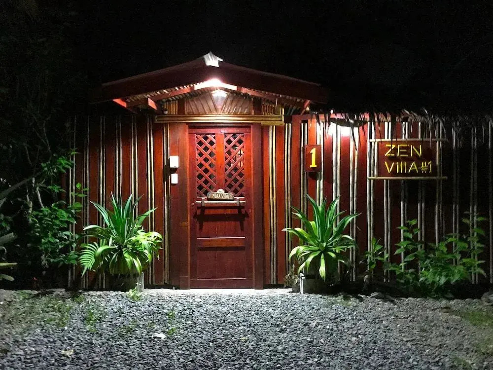 Zen Villa 1 - Three bedroom Luxury Villa with Private Garden -Playa Chiquita