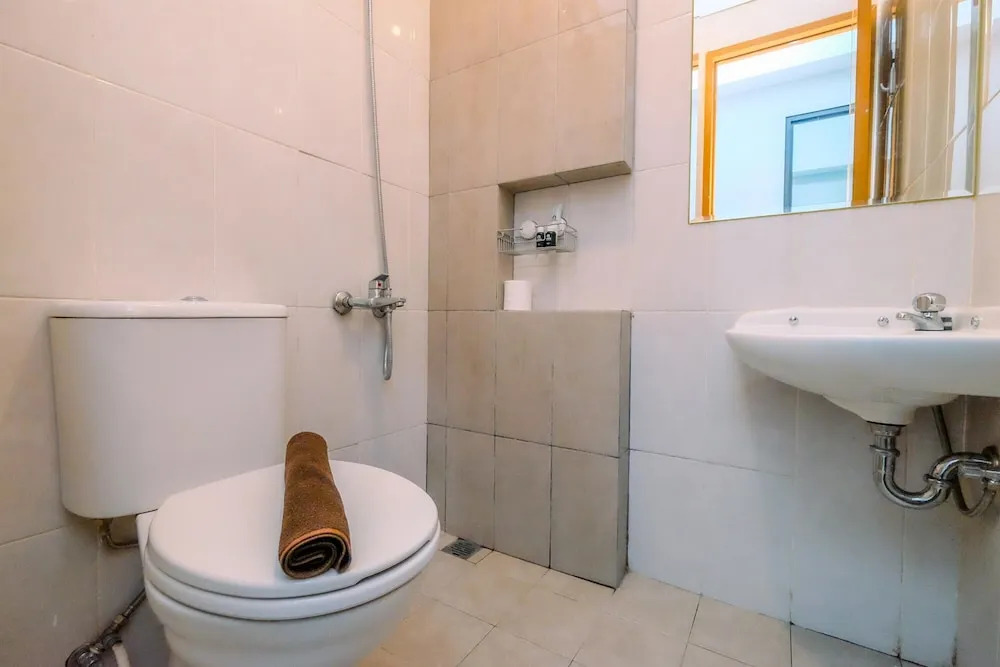 Comfortable And Simply Look 2Br Royal Heights Apartment