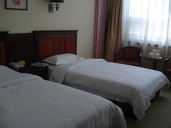 Universal Jinghang Airport Hotel