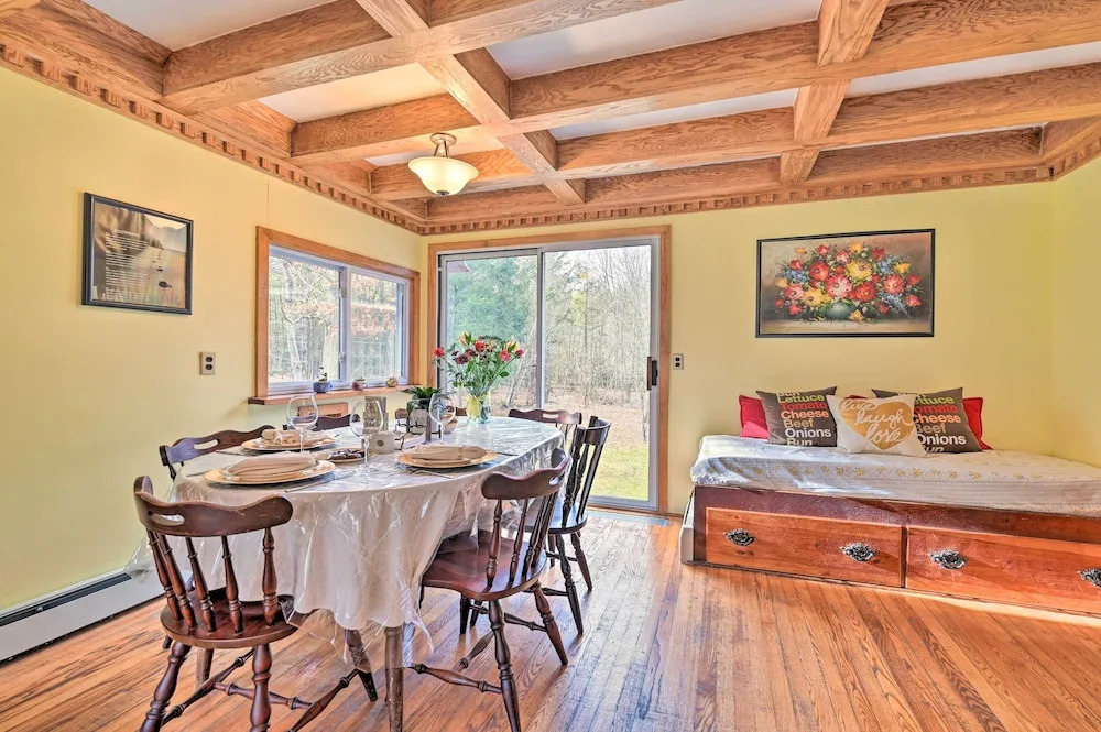 Old Time Catskill Mtn Retreat, Handcrafted Cabin