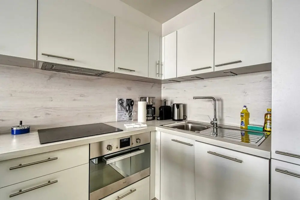 Modern Apartment With Private Balcony, Near Palais
