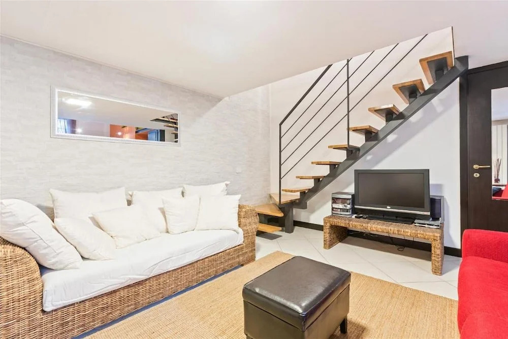 Stylish Loft Porta Romana